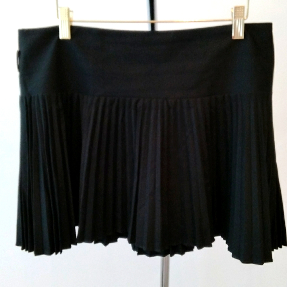 bebe Pleated Skirt